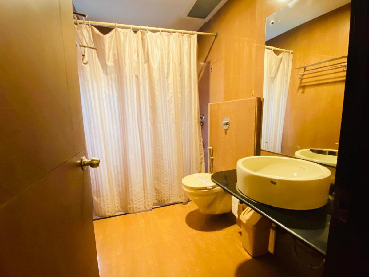 ホテル Saluja Residency シリグリ エクステリア 写真
