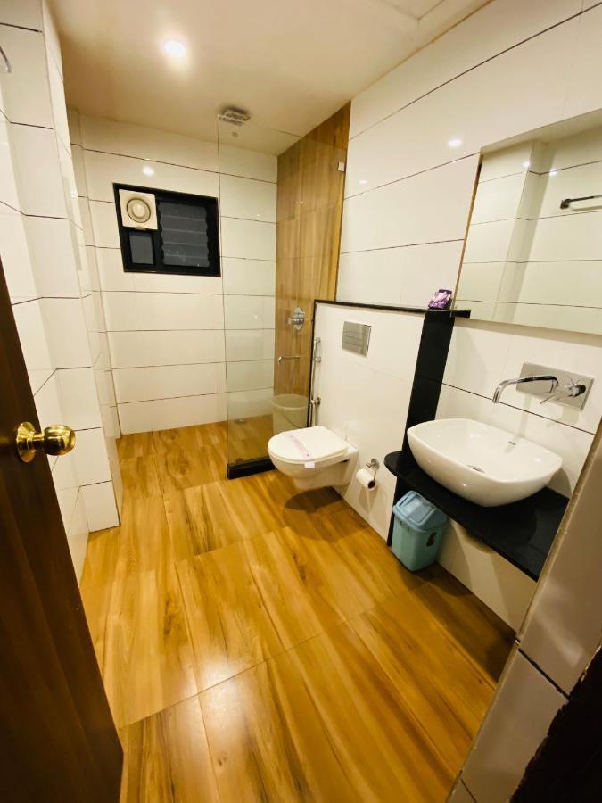ホテル Saluja Residency シリグリ エクステリア 写真